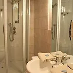 فندق De Paris 3*