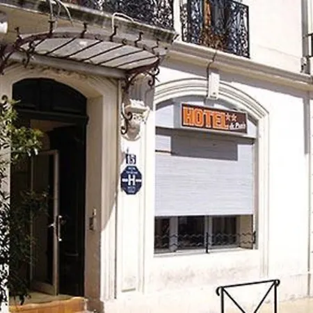 De Paris Hotel 3*