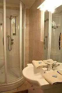 فندق De Paris 3*